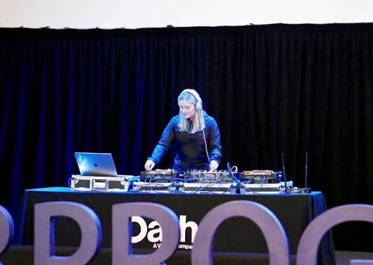 Corporate DJ: Creating the Perfect Atmosphere for Business Events